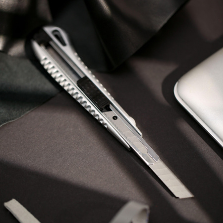 Нож универсальный Attache Selection 9 мм металлический с цинковымпокрытием