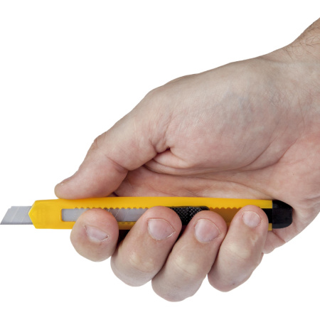 Нож канцелярский 9мм  Attache с фиксатором, полибег, цв.в ассорт.