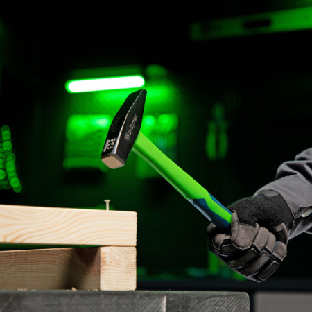 Молоток слесарный 400 г фибергласовая рукоятка Сибртех 10321